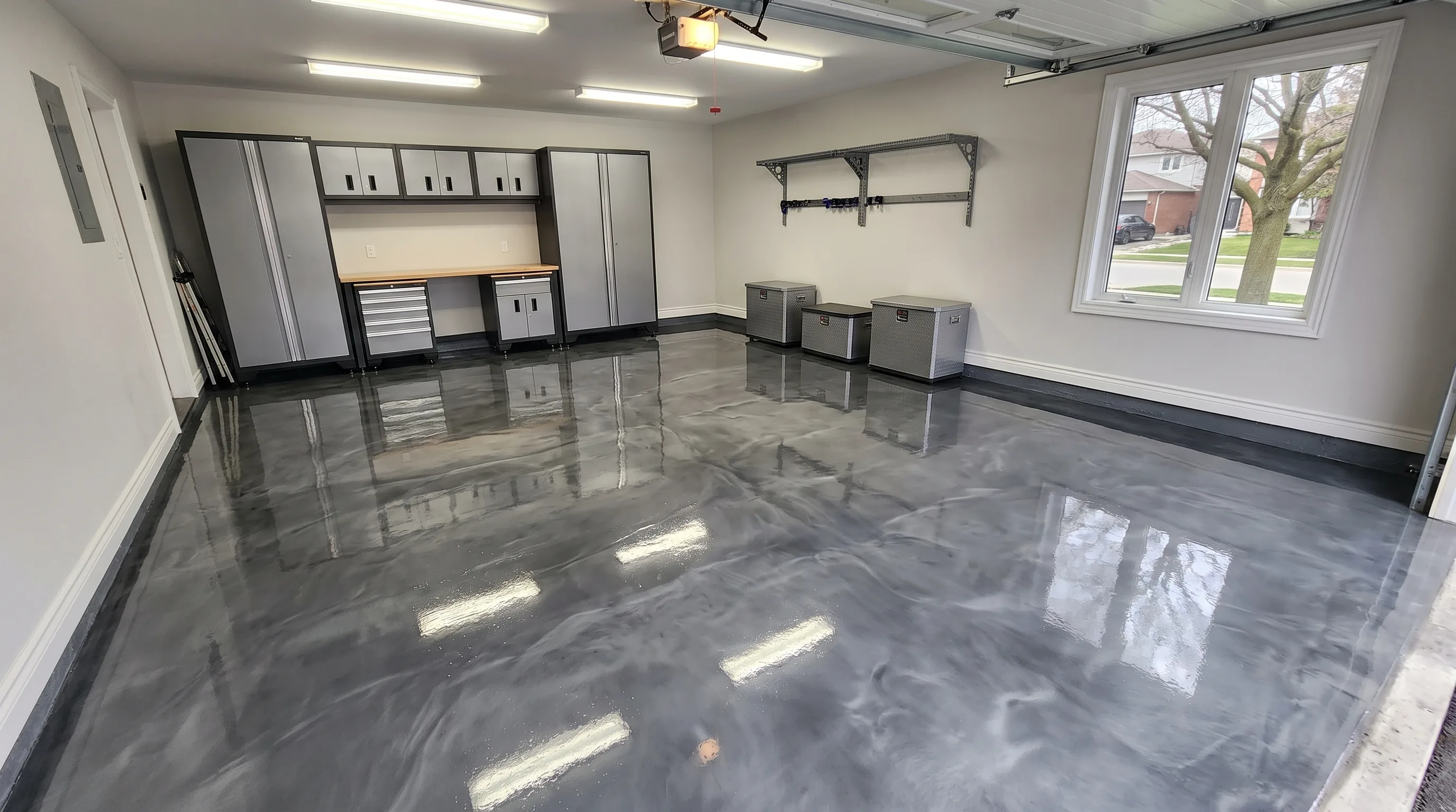 Best epoxy garage floor Toronto contractors what to look for